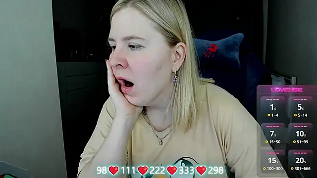 Olivia Munk online show from 04.04.26