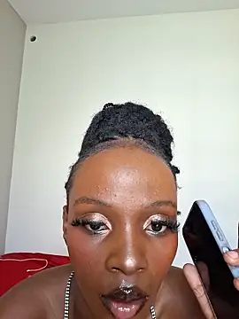 Kamdollie online show from 12.15.25