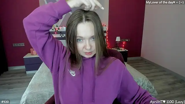 Snapshot of LizaGost chatting on 04.18.26 LizaGost online show from 04.18.26