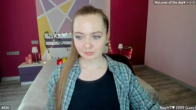 Snapshot of LizaGost chatting on 05.16.26 LizaGost online show from 05.16.26