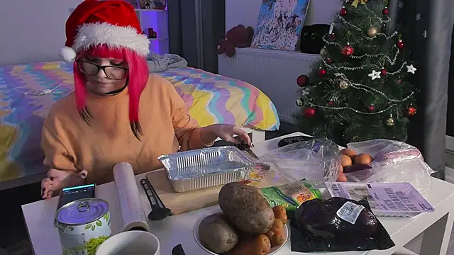 Yumi Youkai online show from 12.31.24