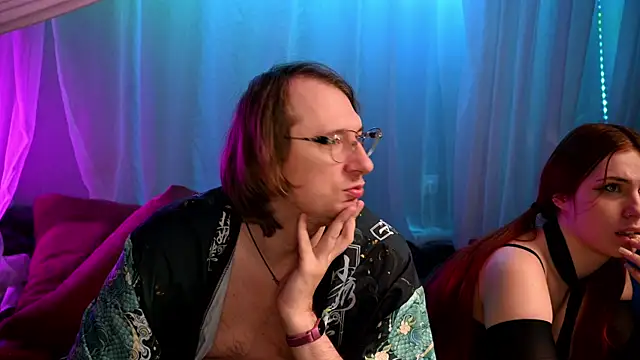 Claudia and elon  online show from 11.14.25