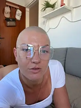 PaulinaSchubert1 online show from 10.27.25