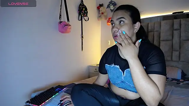 tiffany  pink online show from 04.12.26