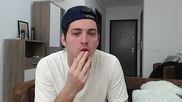 Snapshot of AndyFame chatting on 02.22.25 AndyFame online show from 02.22.25