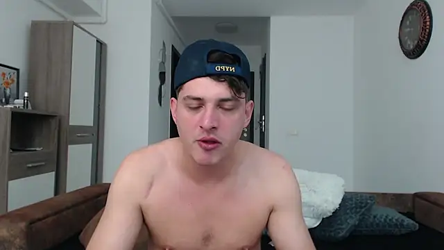 Snapshot of AndyFame chatting on 03.14.25 AndyFame online show from 03.14.25