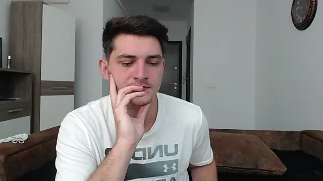 Snapshot of AndyFame chatting on 03.18.25 AndyFame online show from 03.18.25