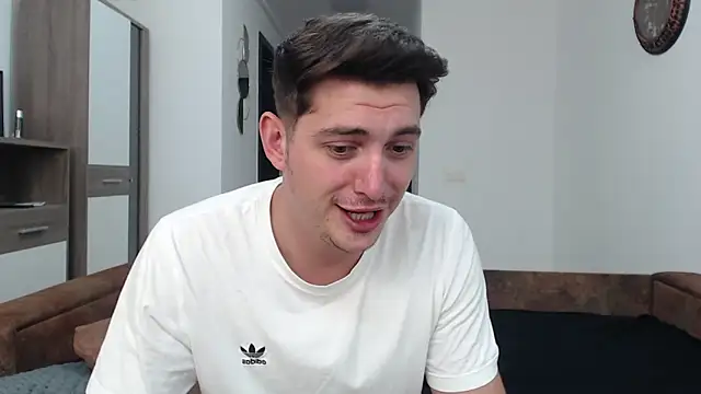 Snapshot of AndyFame chatting on 03.20.25 AndyFame online show from 03.20.25