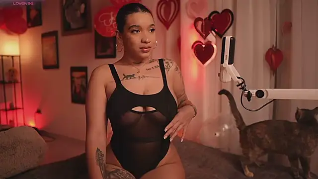 HannahW  online show from 02.18.26