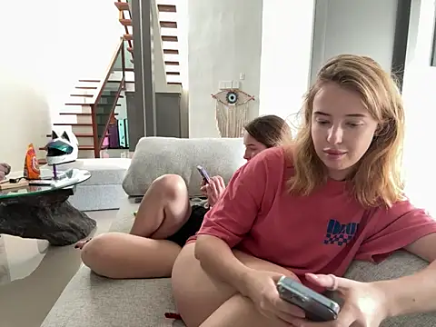 Snapshot of Nura_n_Sarah chatting on 01.07.25 Nura n Sarah online show from 01.07.25