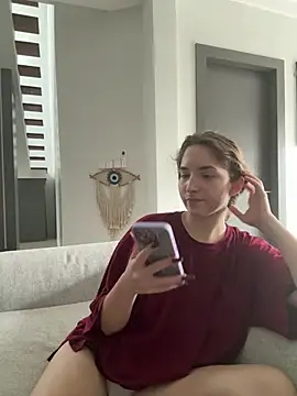 Snapshot of Nura_n_Sarah chatting on 01.10.25 Nura n Sarah online show from 01.10.25