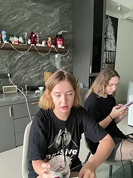 Snapshot of Nura_n_Sarah chatting on 02.01.25 Nura n Sarah online show from 02.01.25