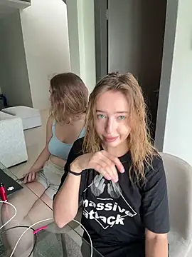 Snapshot of Nura_n_Sarah chatting on 02.07.25 Nura n Sarah online show from 02.07.25