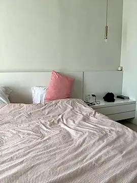 Snapshot of Nura_n_Sarah chatting on 09.24.25 Nura n Sarah online show from 09.24.25