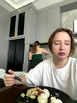 Snapshot of Nura_n_Sarah chatting on 10.02.25 Nura n Sarah online show from 10.02.25