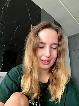 Snapshot of Nura_n_Sarah chatting on 11.19.25 Nura n Sarah online show from 11.19.25