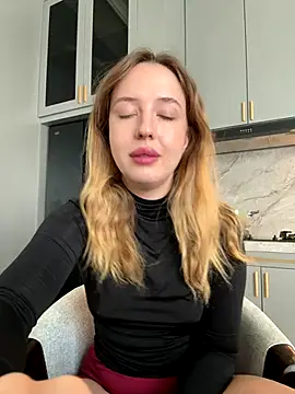 Snapshot of Nura_n_Sarah chatting on 12.17.25 Nura n Sarah online show from 12.17.25