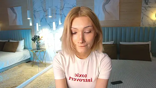 Snapshot of CarolReeves chatting on 02.05.26 CarolReeves online show from 02.05.26