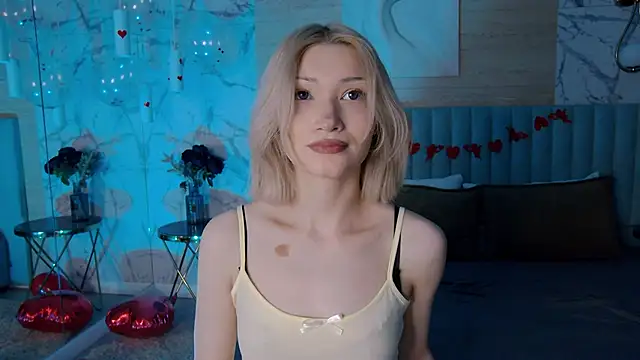 Snapshot of CarolReeves chatting on 02.10.26 CarolReeves online show from 02.10.26