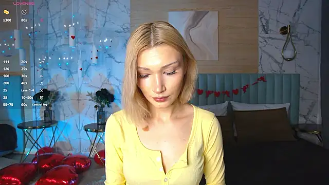 Snapshot of CarolReeves chatting on 02.12.26 CarolReeves online show from 02.12.26