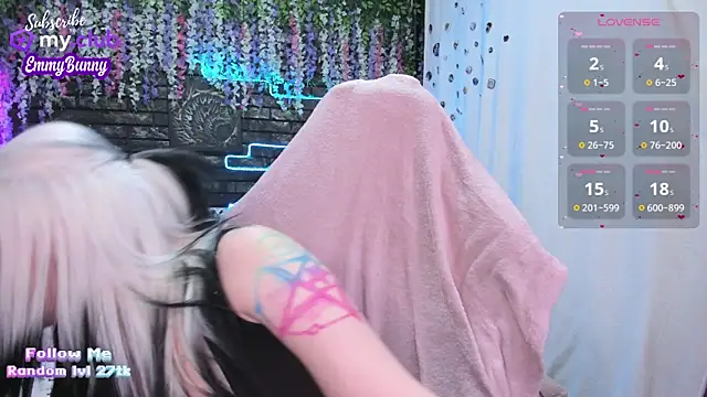 Snapshot of EmmyBunny chatting on 02.06.25 EmmyBunny online show from 02.06.25