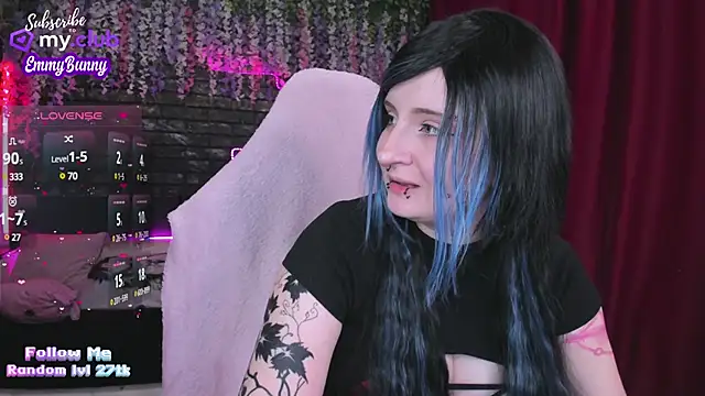 Snapshot of EmmyBunny chatting on 02.25.25 EmmyBunny online show from 02.25.25