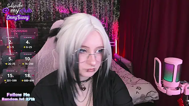 Snapshot of EmmyBunny chatting on 03.12.25 EmmyBunny online show from 03.12.25