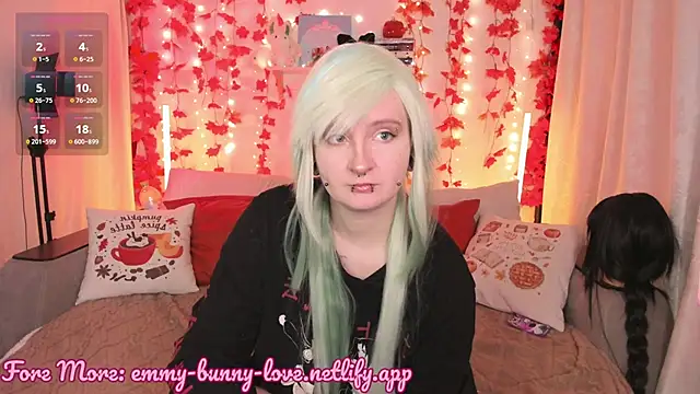 Snapshot of EmmyBunny chatting on 09.22.25 EmmyBunny online show from 09.22.25