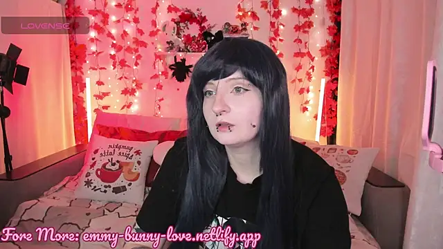 Snapshot of EmmyBunny chatting on 09.26.25 EmmyBunny online show from 09.26.25