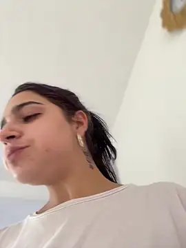 Alicia Ruiz online show from 12.17.25