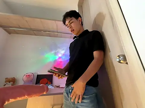 Snapshot of Blum_icee chatting on 11.15.25 Blum icee online show from 11.15.25