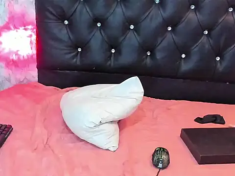 Snapshot of TATIANA_LOPEZ19 chatting on 01.21.25 TATIANA LOPEZ19 online show from 01.21.25