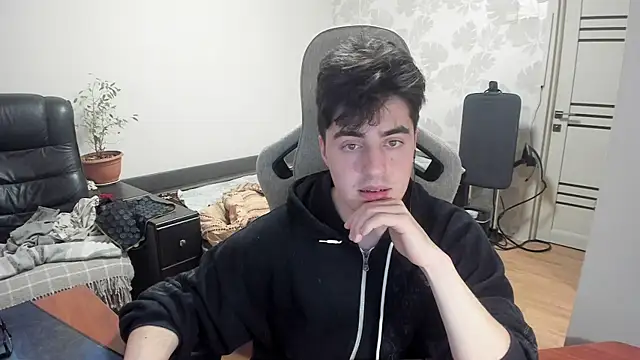 Knuckles17 online show from 12.05.25