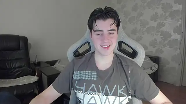 Snapshot of Knuckles17 chatting on 05.17.26 Knuckles17 online show from 05.17.26