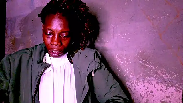 Snapshot of nzanizy chatting on 01.05.25 nzanizy online show from 01.05.25