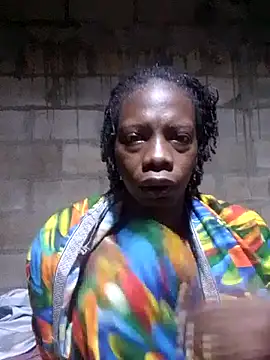 Snapshot of nzanizy chatting on 10.13.25 nzanizy online show from 10.13.25