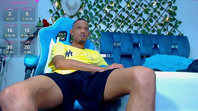 black latin23cm online show from 12.12.24