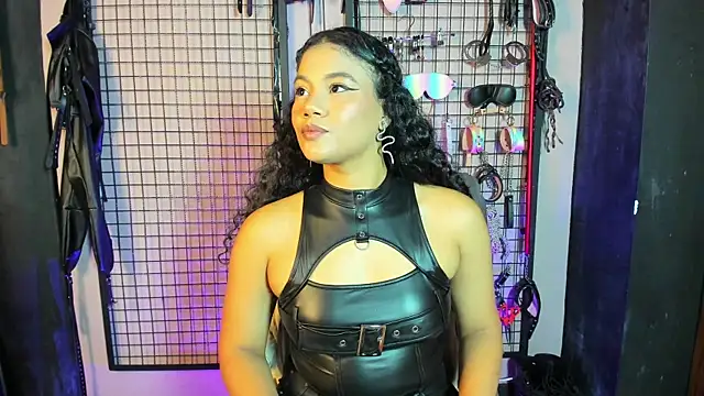 Twisted Fantasy online show from 02.16.25