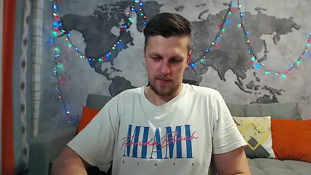 Snapshot of VikingChrisss chatting on 12.22.24 VikingChrisss online show from 12.22.24