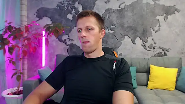Snapshot of VikingChrisss chatting on 10.18.25 VikingChrisss online show from 10.18.25