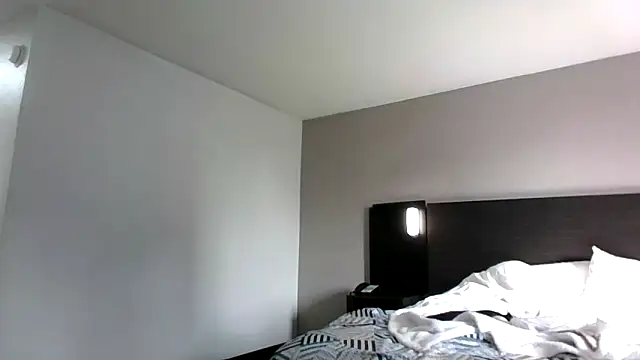 Snapshot of Edgeof26 chatting on 03.09.26 Edgeof26 online show from 03.09.26