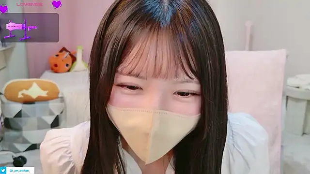Snapshot of anchan_ chatting on 06.26.26 anchan online show from 06.26.26