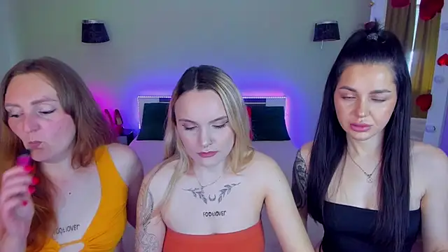 Snapshot of MagicEyess chatting on 05.15.26 MagicEyess online show from 05.15.26