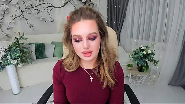 MiracleCurly online show from 12.04.25