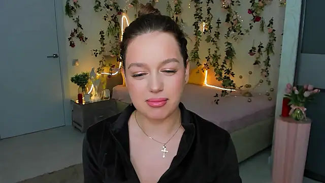 MiracleCurly online show from 02.01.26