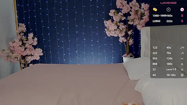 -Mirror-Girl- online show from 10.18.25