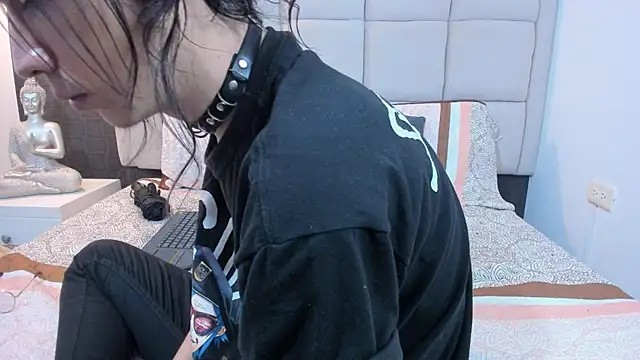 Hecatee 77 online show from 02.05.25