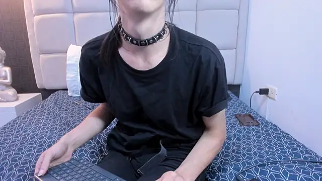 Hecatee 77 online show from 02.24.25