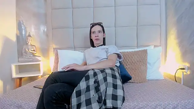 Hecatee 77 online show from 09.22.25