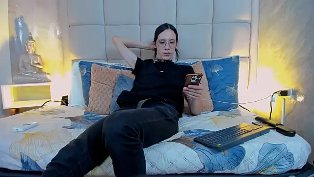 Hecatee 77 online show from 10.11.25